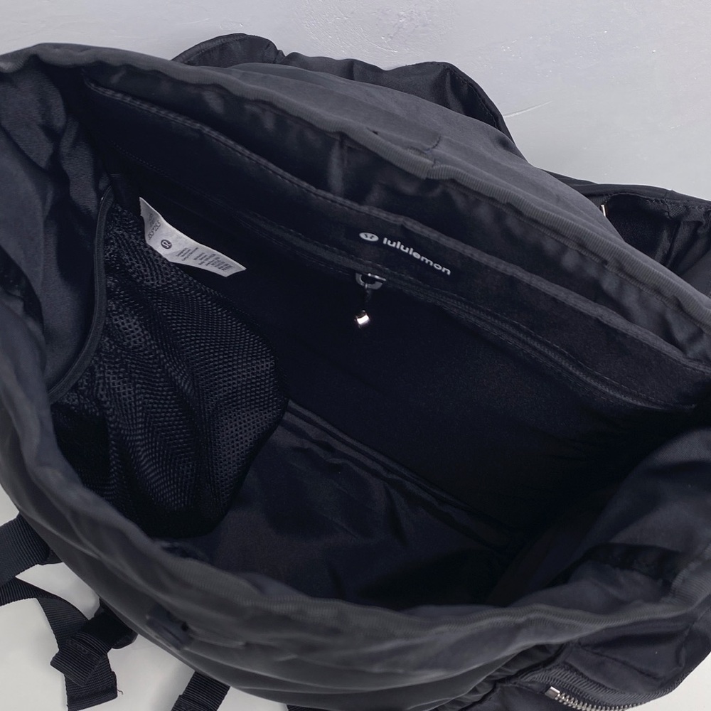 Lululemon Wunderlust Backpack Mini 14L Utility Classic Travel Colour Black - Picture 6 of 8